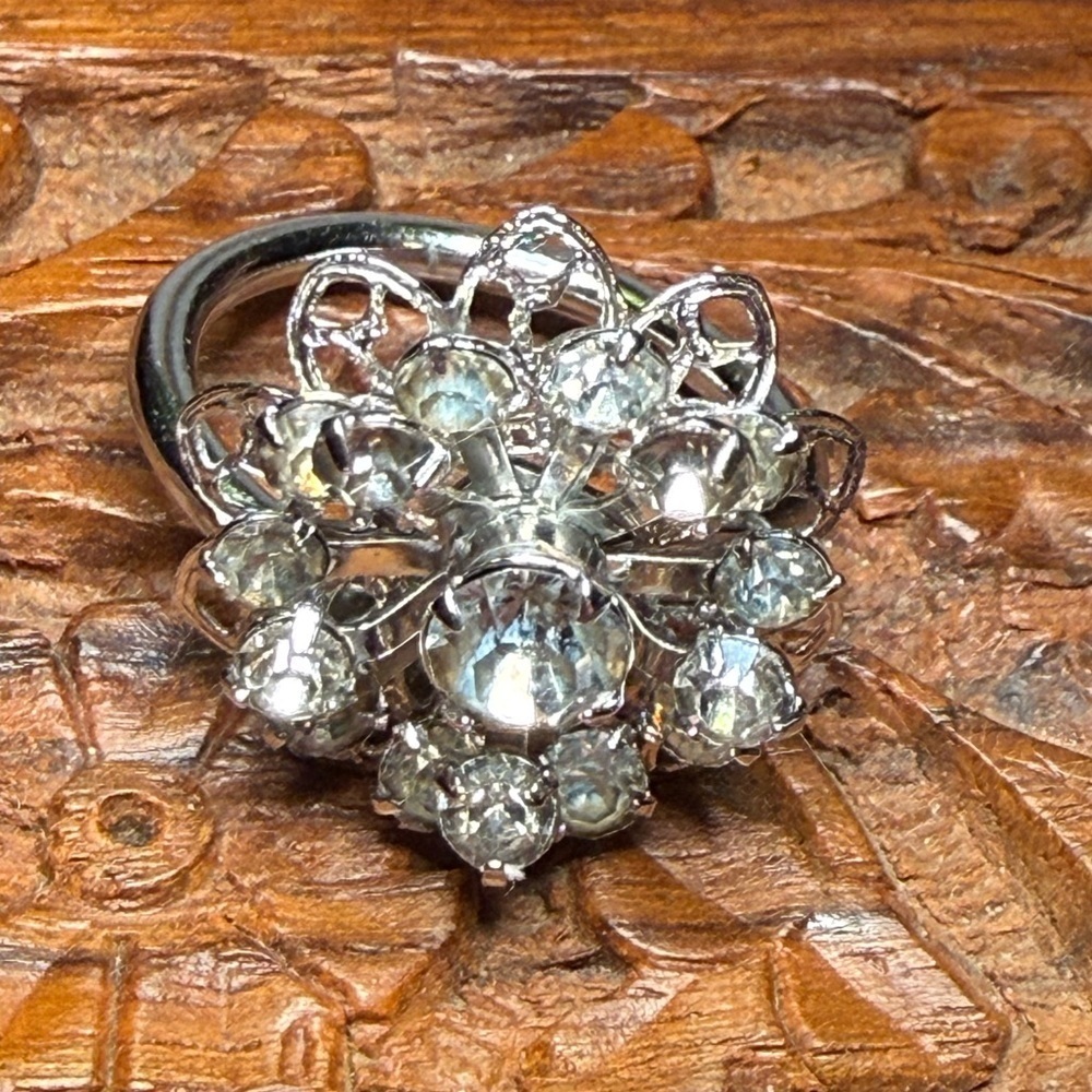 Sarah Coventry Silver Tone Rhinestone Cluster Flower Ring Adjustable
